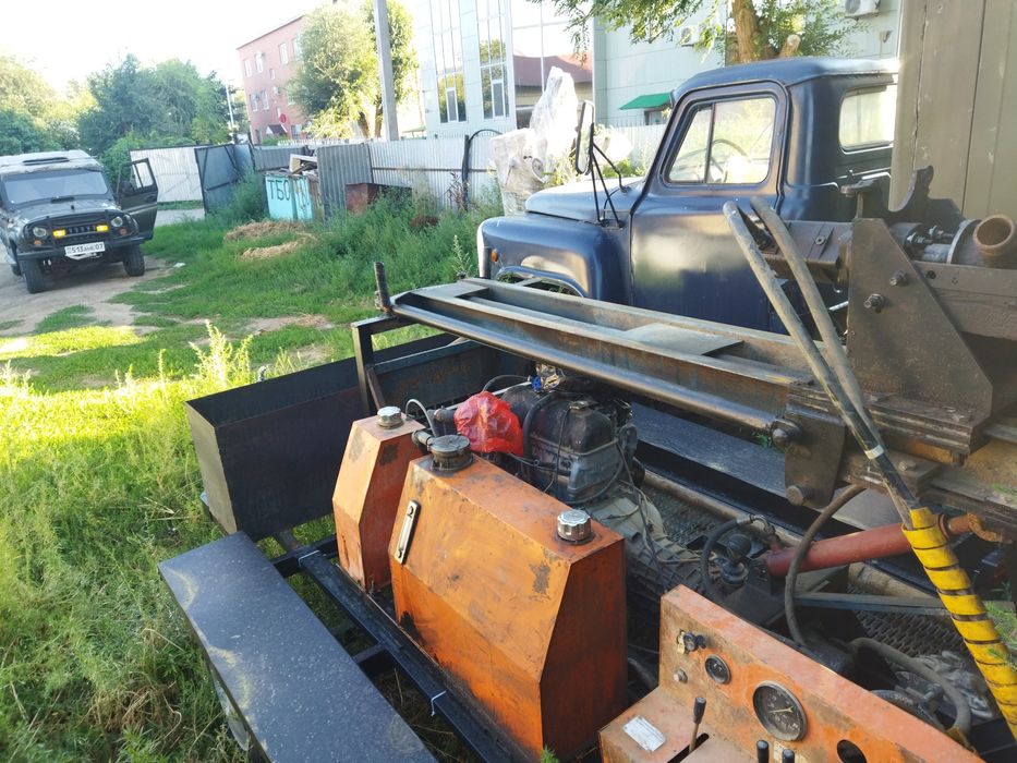 Станок для бурения скважин