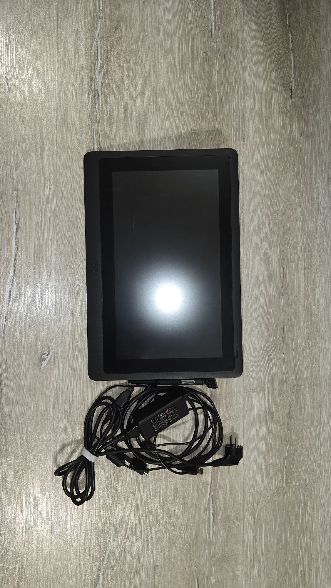 Графичен таблет  WACOM CINTIQ 16"
