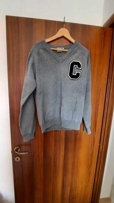 Vand  pulover culoare gri original firma Carhartt masura M