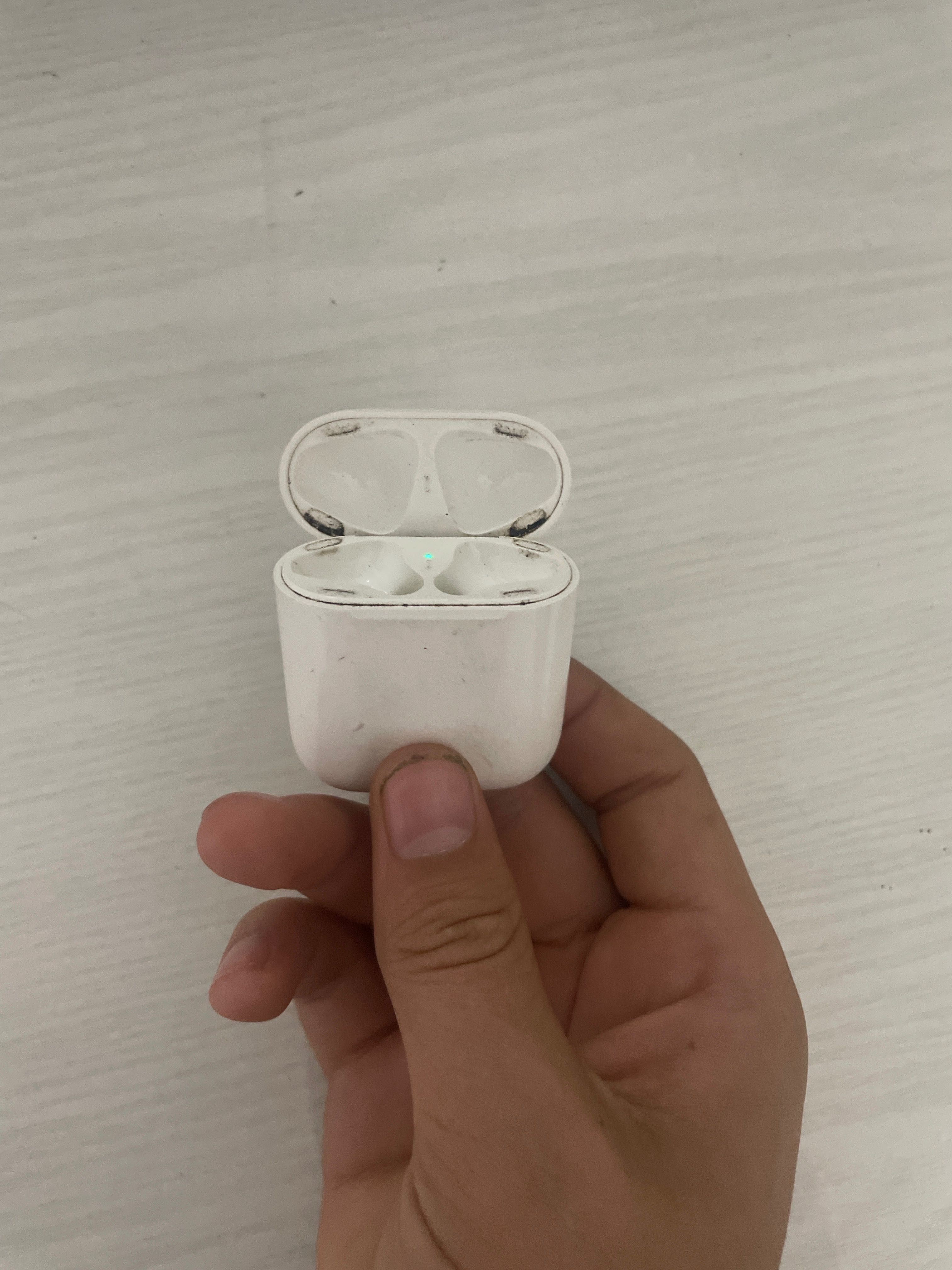 Кейс от наушников airpods 2