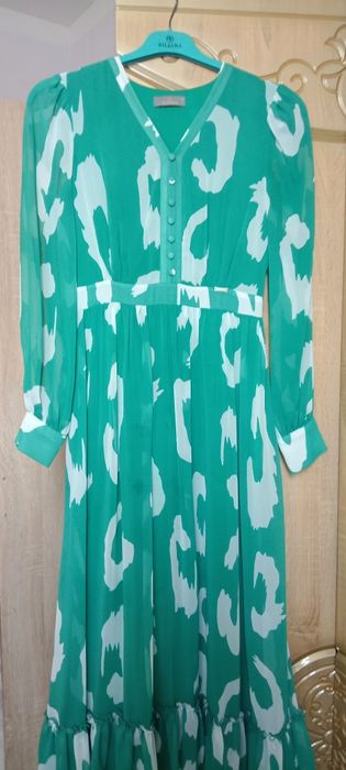 Очень красивое платье of white