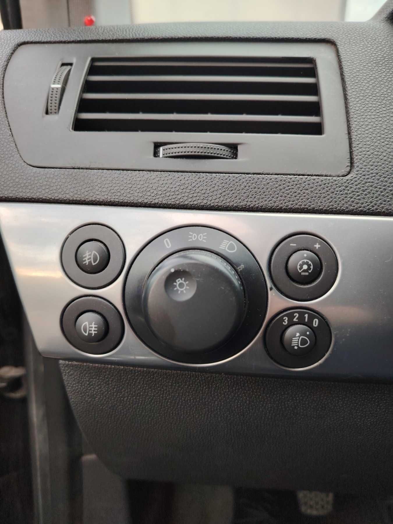 На части Opel Astra H / Астра Х GTC 1.7cdti 2007 Z17DTH