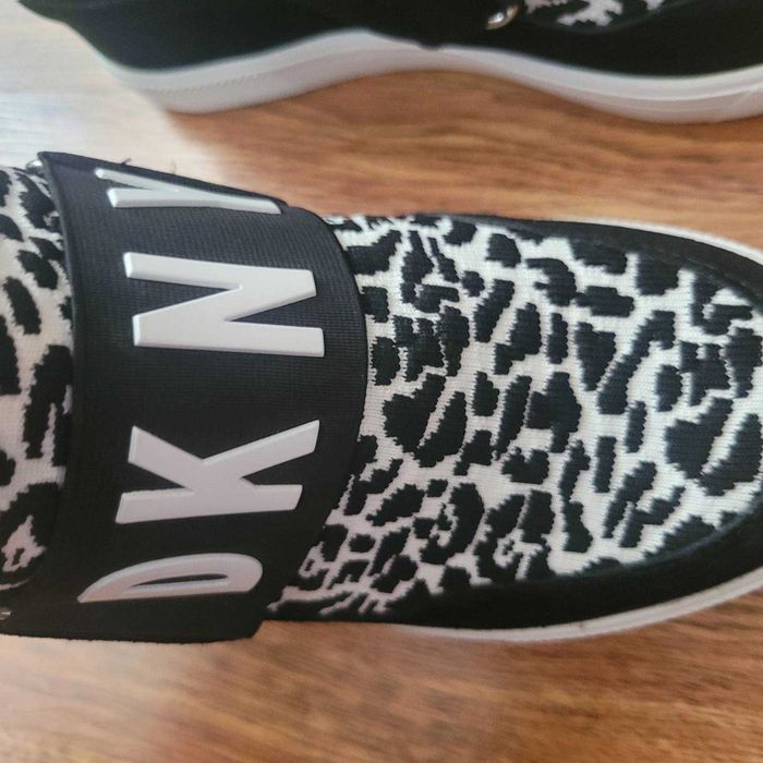 DKNY нови платформи
