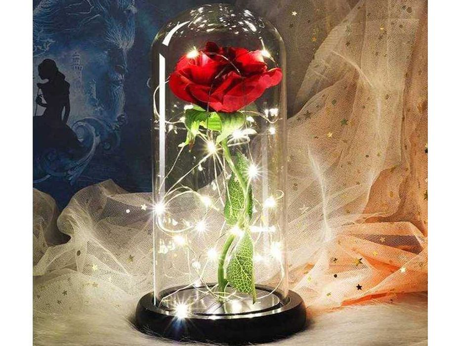 Trandafir etern rosu in cupola de sticla cu lumina LED decor romantic