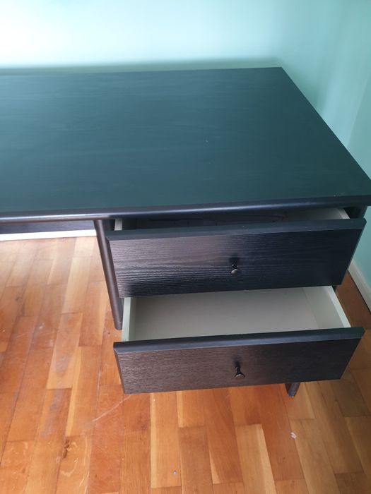 Продавам използвано бюро