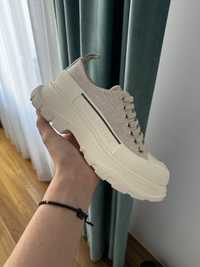 Vand sneakersi de dama Alexander McQueen