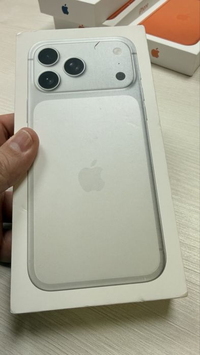Apple iPhone 17 Pro Max 256 - Silver