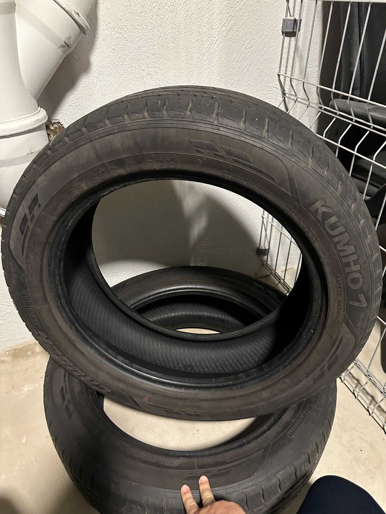 225/55/19 Kumho М+S - 2 бр.