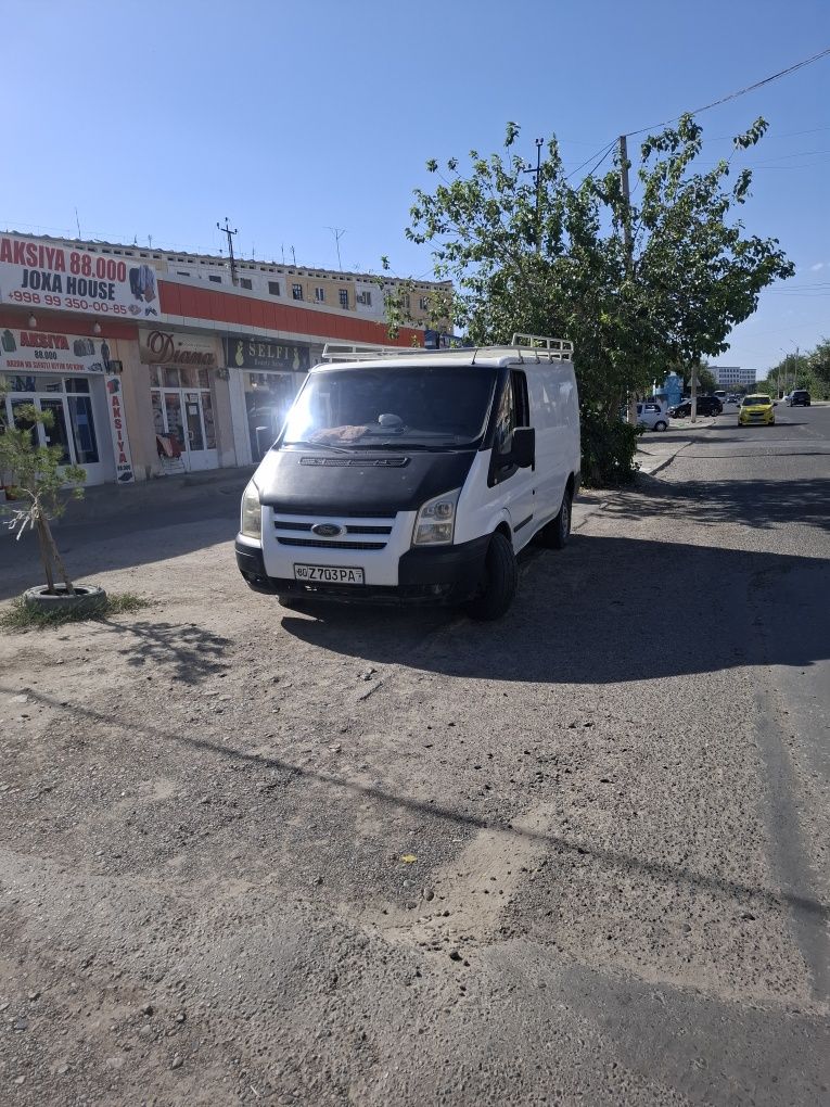 Ford 2010 yil xolati ideal