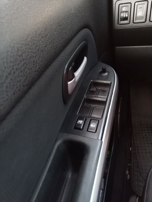 Vând Suzuki Grand Vitara 1.9 DDIS an 2006
-mașina personală,
-Stare fo
