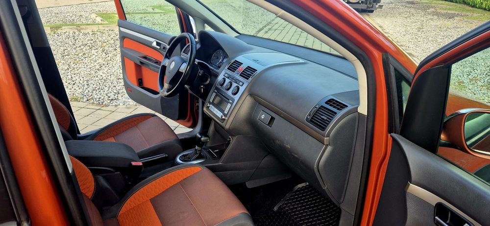 Vând vw touran cross