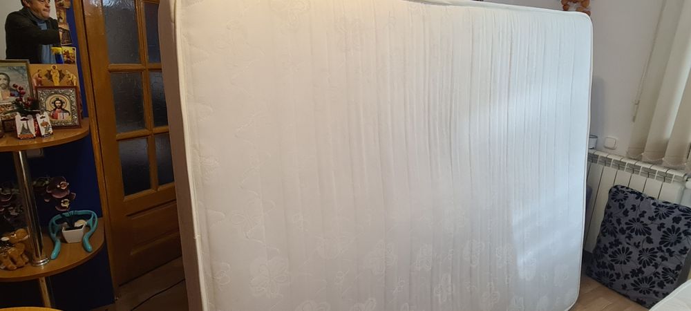 Saltea in stare excelentă