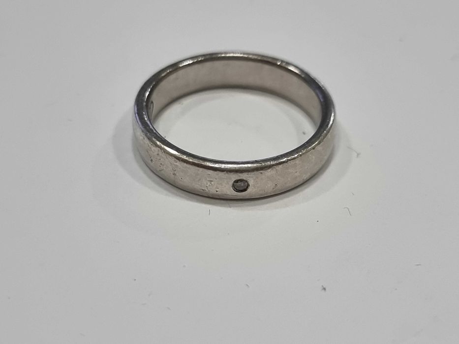 Сребърен пръстен с диамант