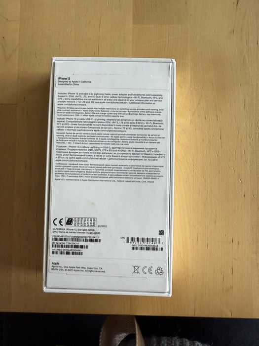 Vand CUTIE ORIGINALA (Iphone 13) + casti + cablu