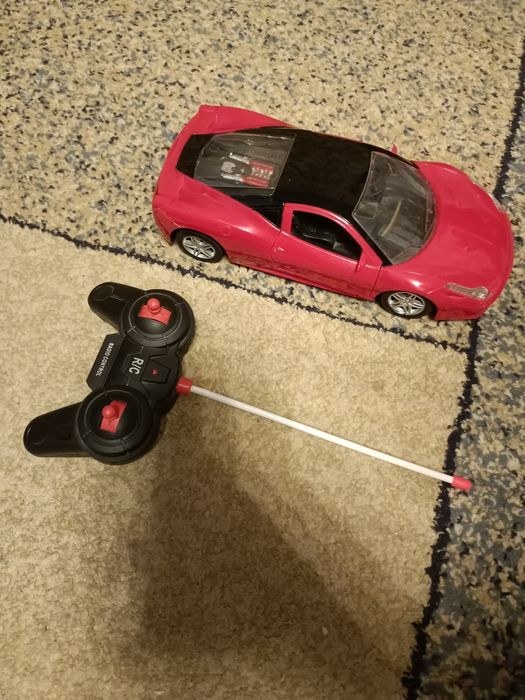 Продам машинку детскую