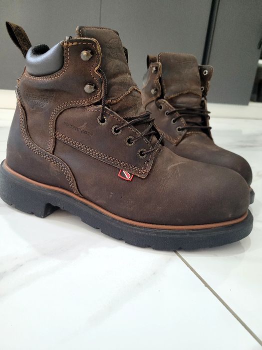 Продам ботинки зимние