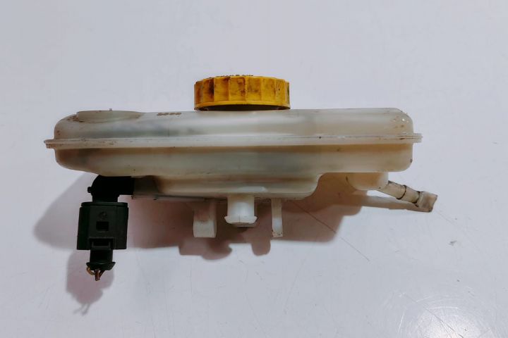 Vas Lichid Frana  8E0611301G Audi A4 B7