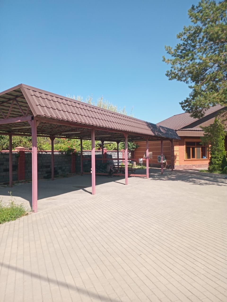 Продаются два жилых дома на одном земельном участке