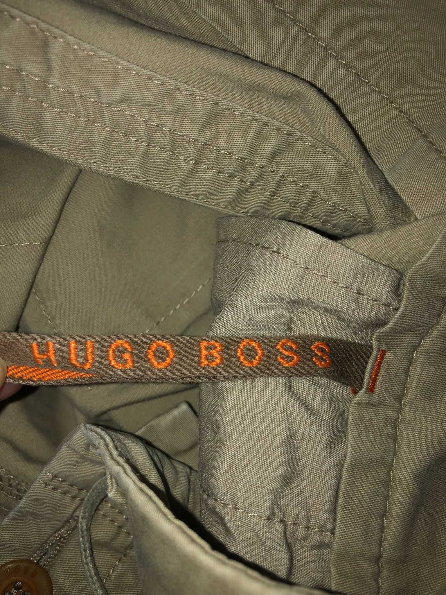 Pantaloni scurti Hugo Boss bej pentru barbati