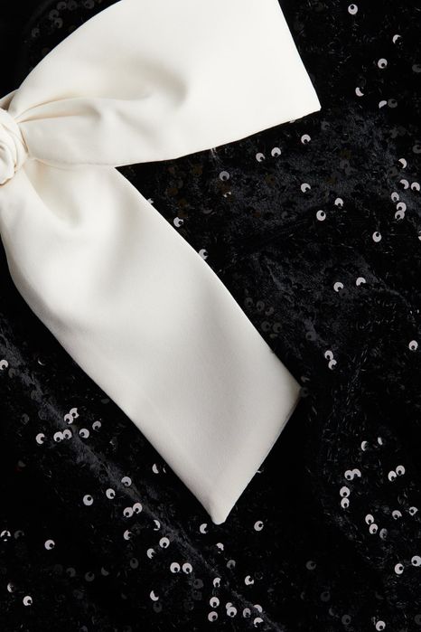 Рокля за предстоящите празници H&M