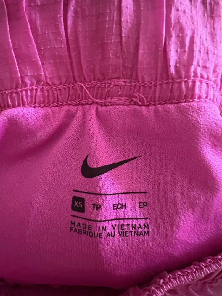 Дамски спортни шорти Nike