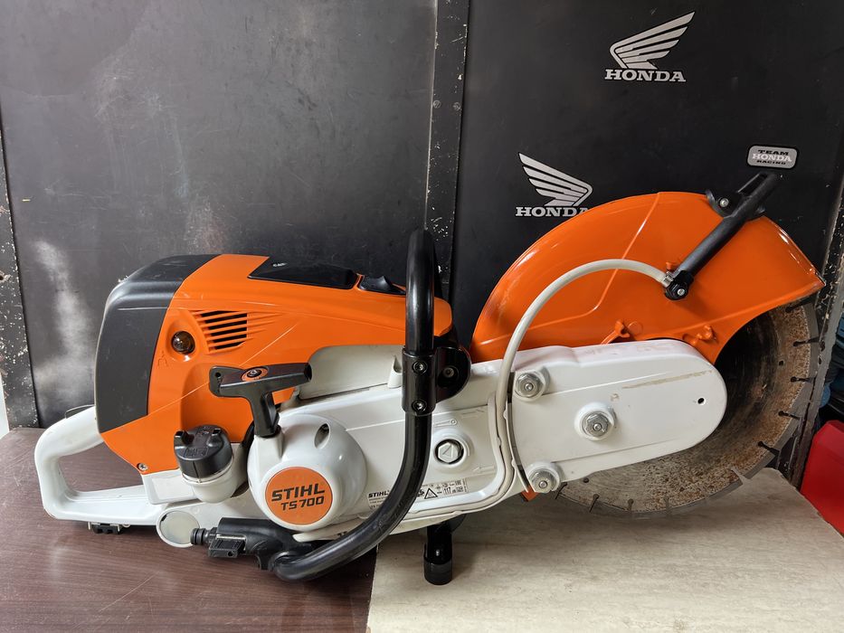 Vând drujba beton STIHL TS 700 model 2019/2020