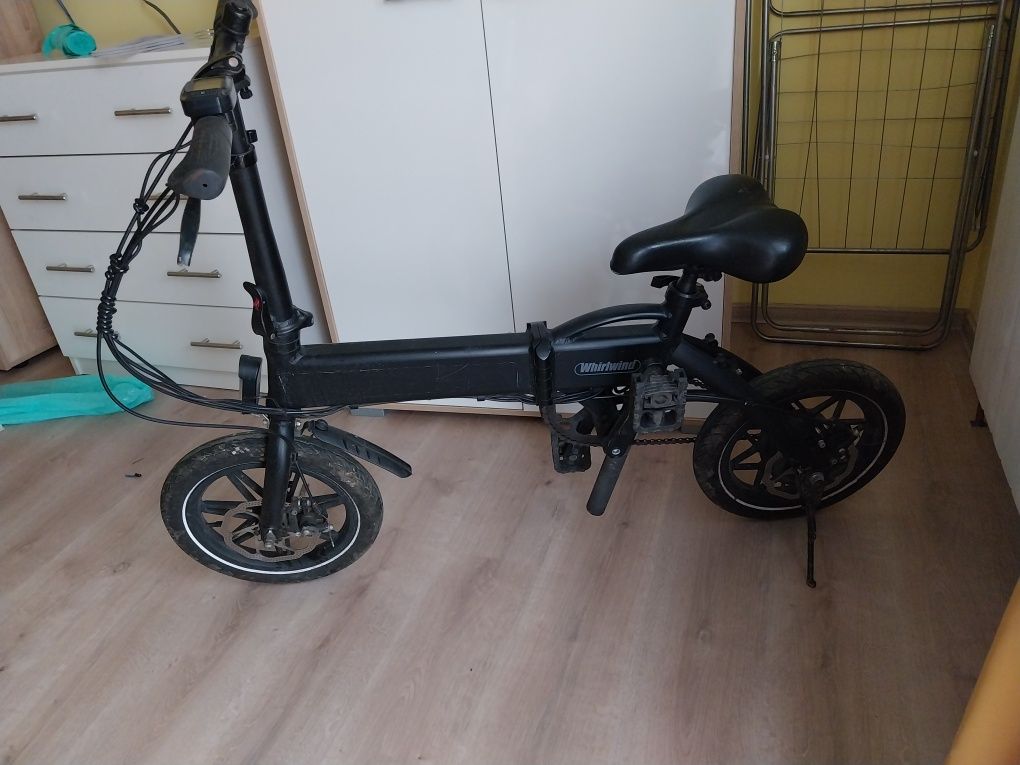 Bicicletă electrică pliabilă Whirlwind C4 - neagră