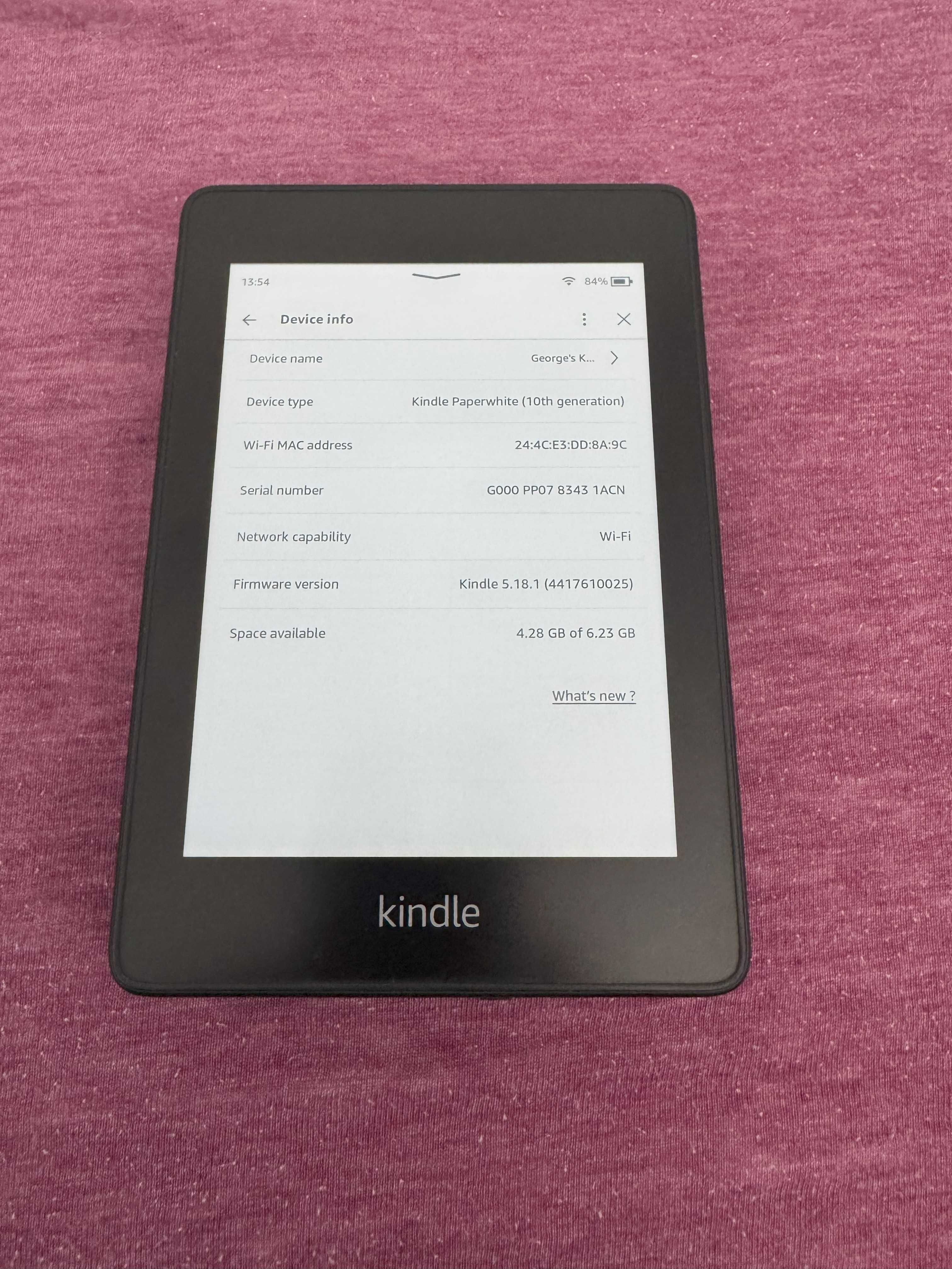 Продавам Amazon Kindle Paperwhite (2018) – 8GB + оригинален калъф