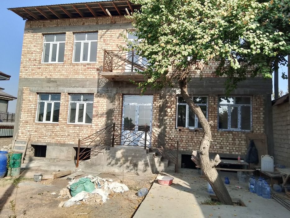 Продаю дом на 3 кахрамон пост махалла парвоз