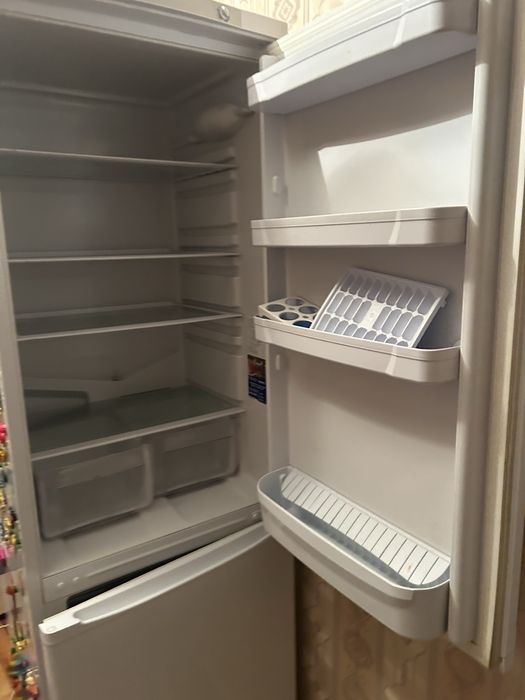 Продается холодильник не работает