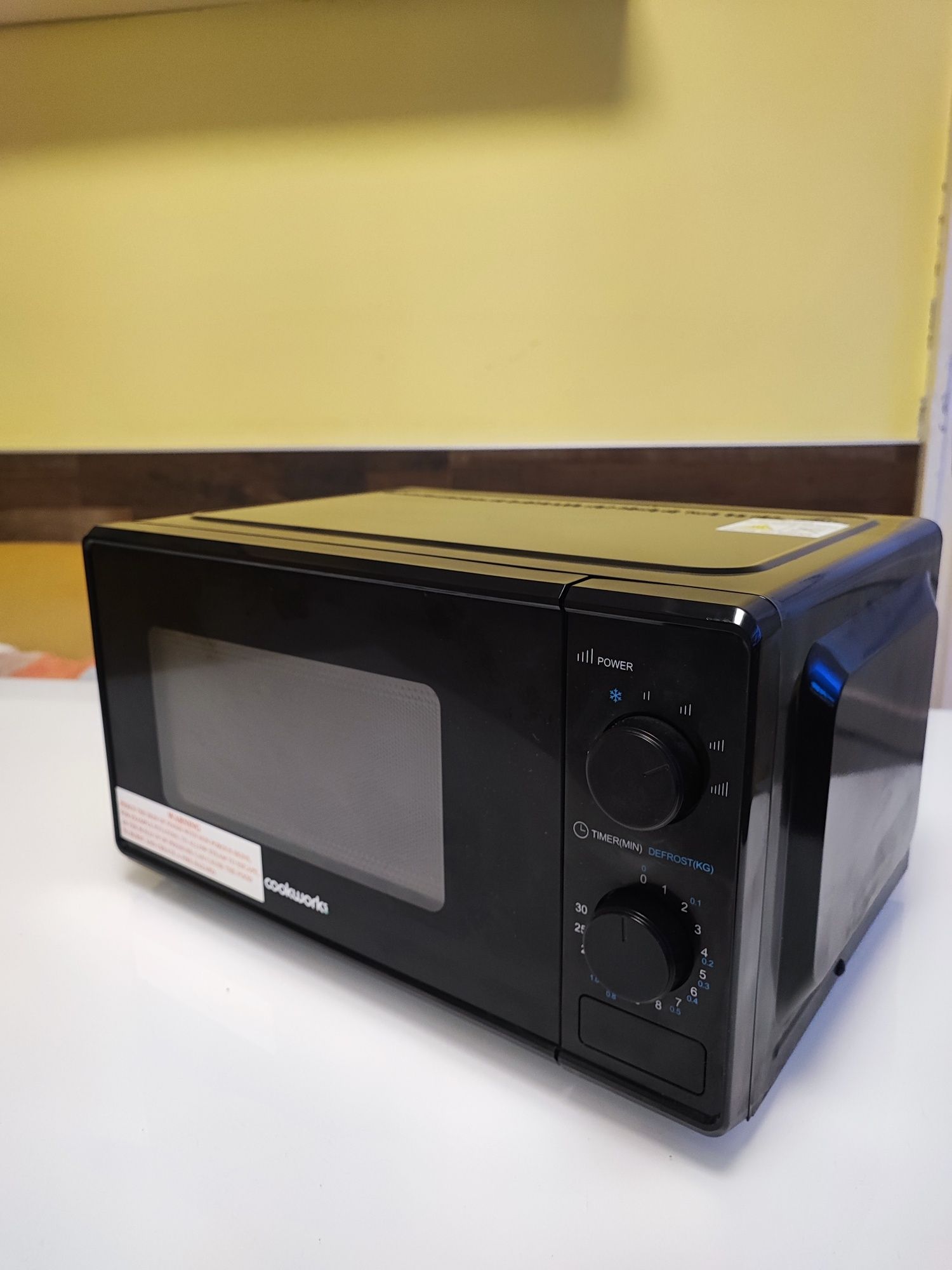 Микровълнова COOKWORKS 17L. нова
