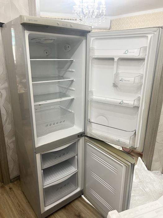 Продам Холодильник Samsung