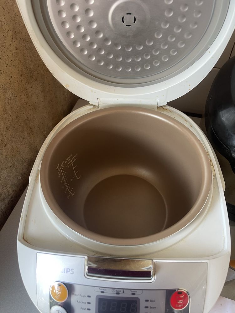 Мултикукър Philips HD3037/70, 980 W