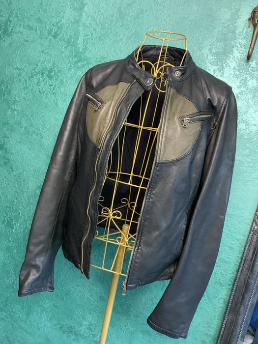 Geacă de piele ICEBERG - 650 Lei