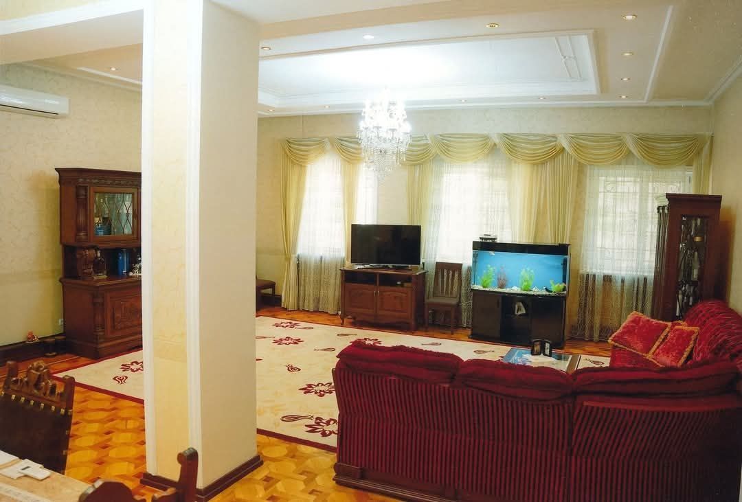 Продаётся в центре Луначарского Мирзо Улугбекский район