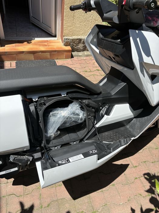 În BMW CE 04 Scuter Electric