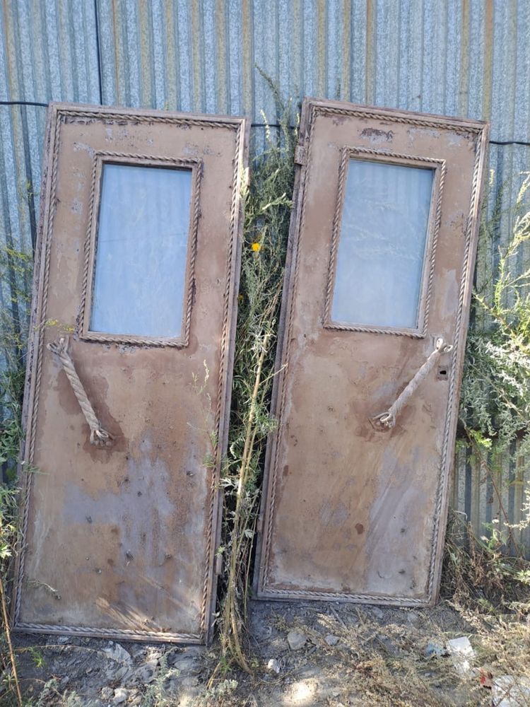 двери
