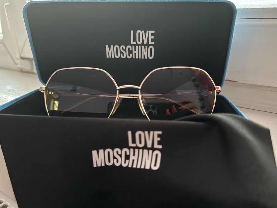 Дамски слънчеви очила оригинални Love Moschino