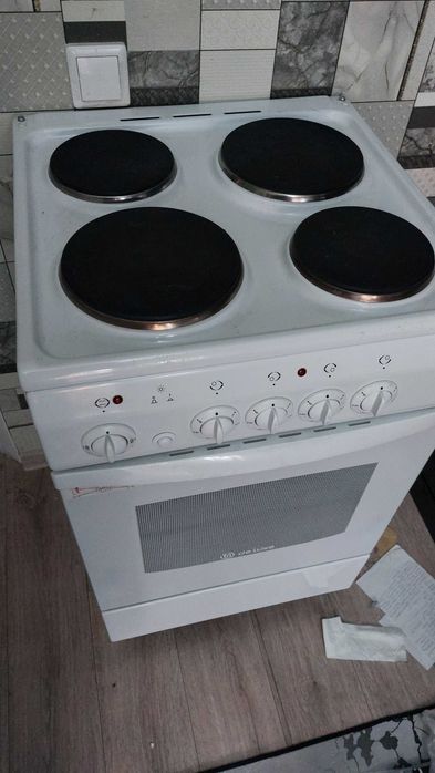 Электро Плита!!De luxe!!Новая!!