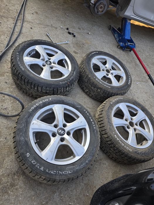 Продам диски с шинами комплект 4штук