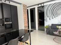 Inchiriez apartament UNTOLD/UNTOLD Accomodation cu loc parcare+terasa