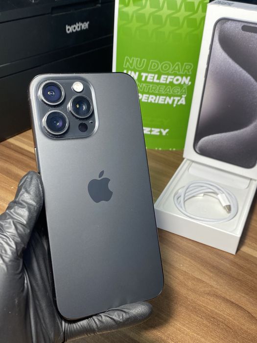 iPhone 15 Pro Max • 256 GB • Black Titanium