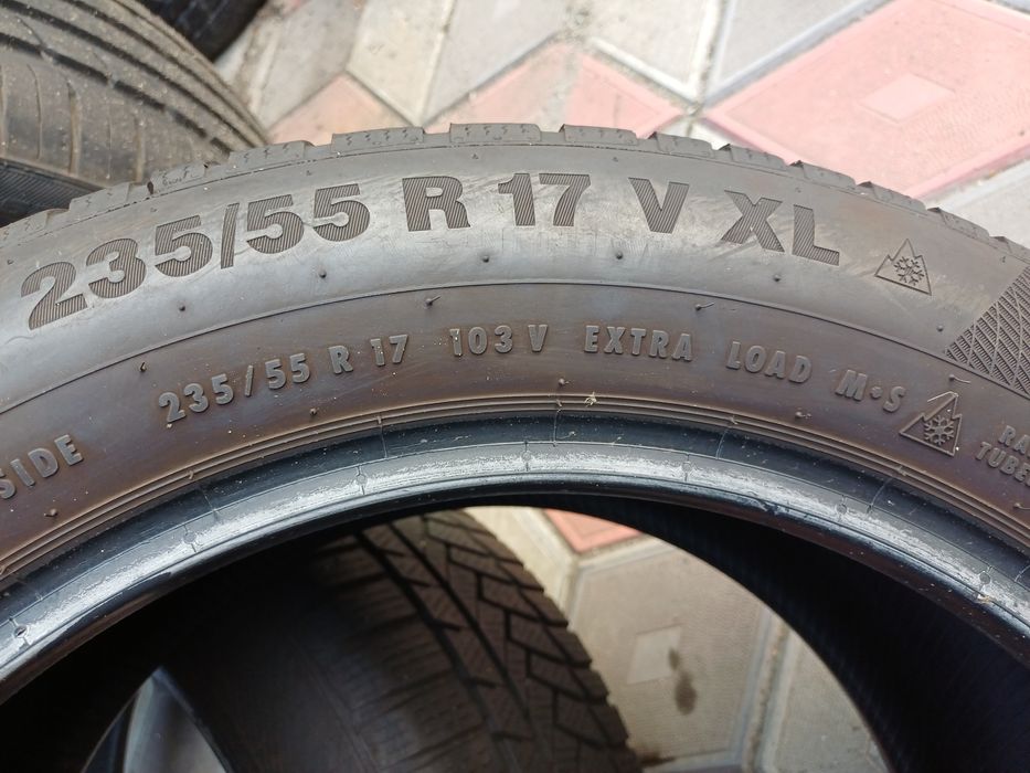Vand 4 anvelope de iarna 235 55 r17 CONTINENTAL