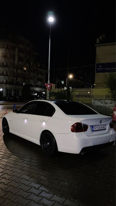 Vând Bmw E90 320D