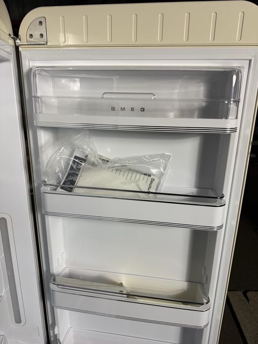 Frigider retro SMEG nou