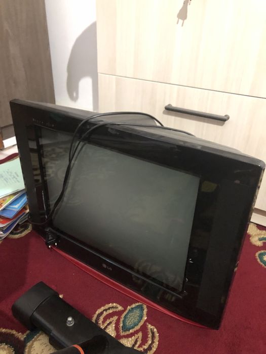 Телевизор жұмыс істейді