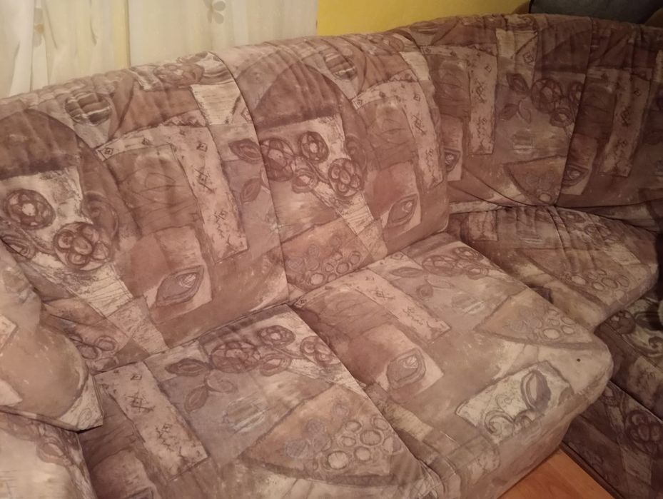 Vind urgent colțar.