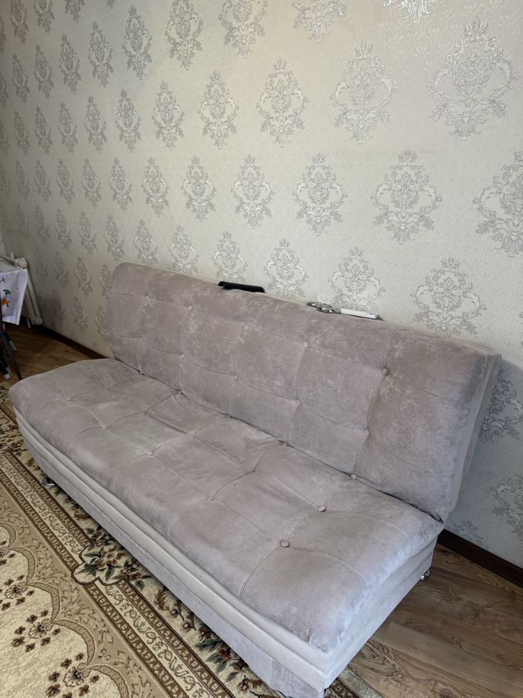 Продается диван.