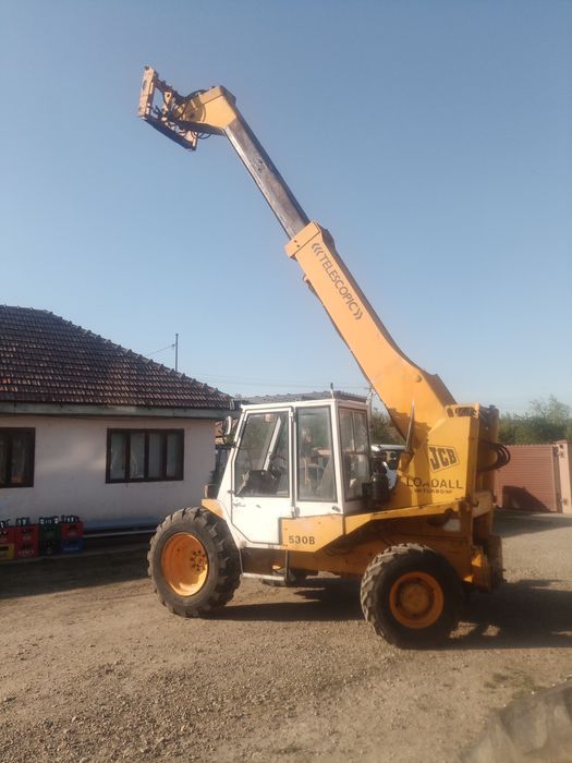 Vând încărcător telescopic JCB