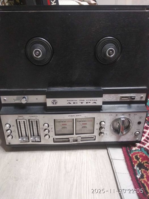 Продаётся катушечный магнитафон